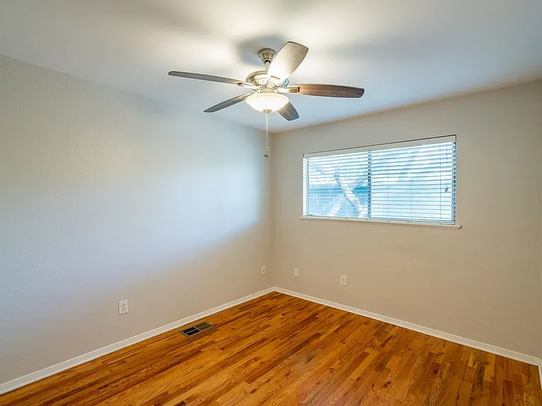 606 Franklin Blvd #A — Photo 16