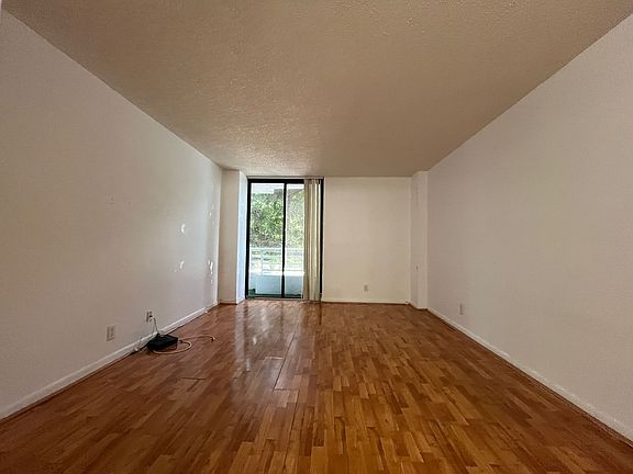 4th image of 3300 NE 192nd St APT 216