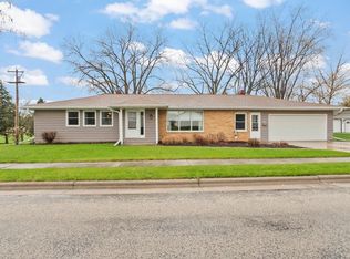 305 Columbus Ave, Brillion, WI 54110