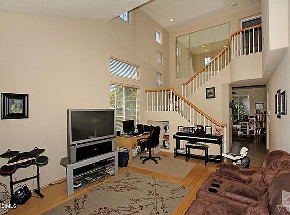 2nd image of 507 Paseo De Cortaga