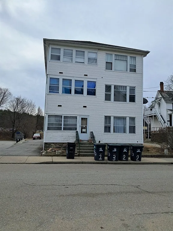 Building Photo - 146 Charlton St #1
