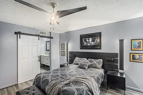 2900 Cove Cay Dr — Photo 22
