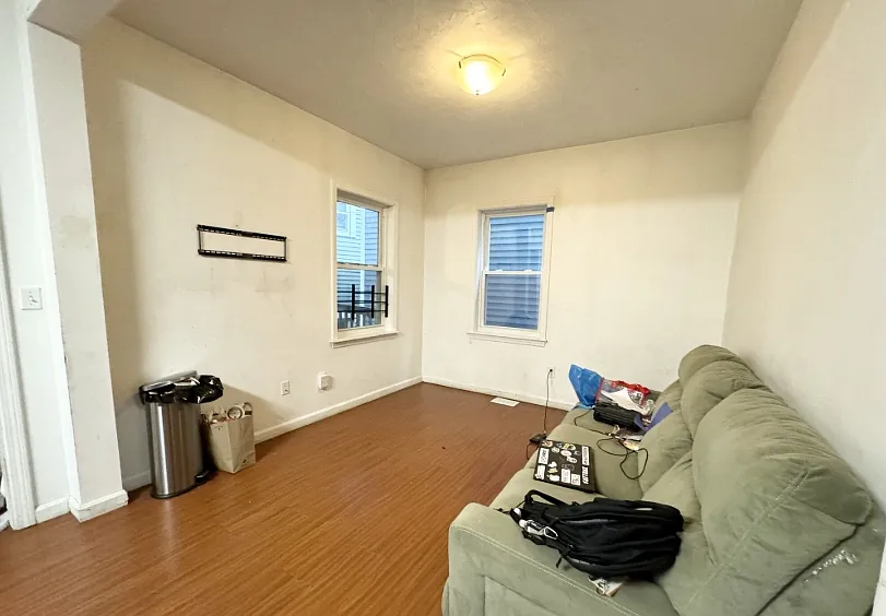 4 bed, 1.5 bath, 1000 sqft, $4,875 — Photo 3