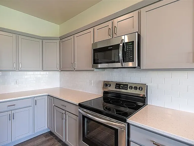 1175 Exchange St — Photo 18