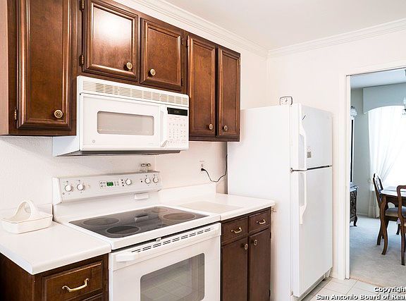 5th image of 7410 Leading Oaks St