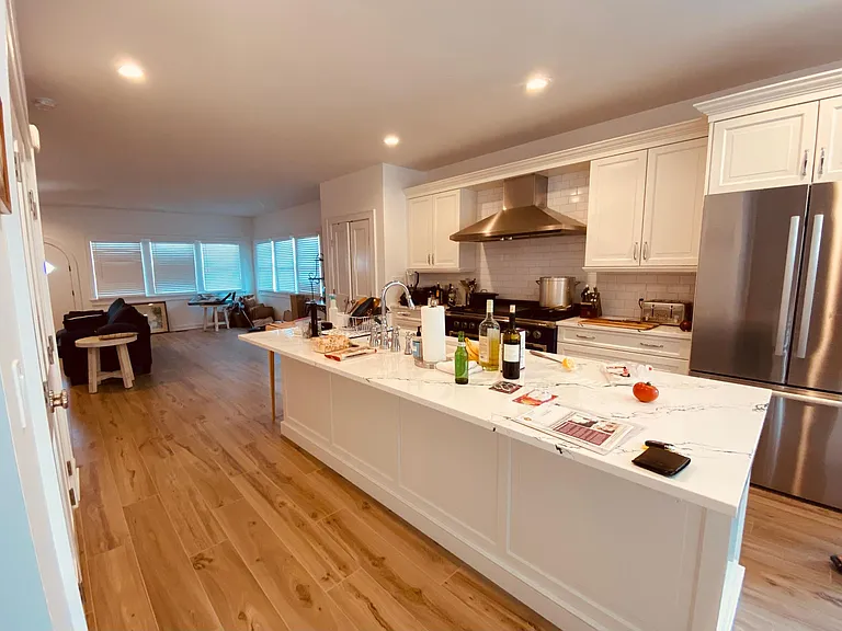 111 Lynbrook Ave — Photo 15
