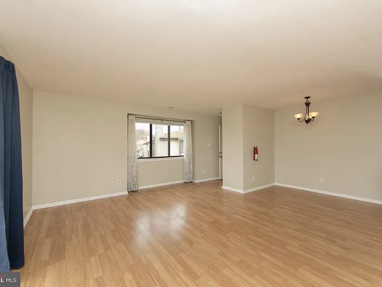 504 Britton Pl — Photo 4