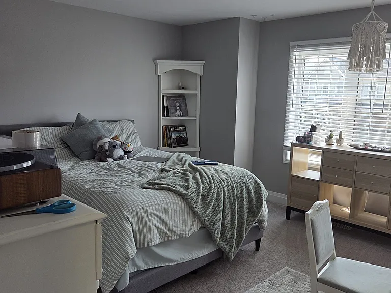20 Esther Cres — Photo 7