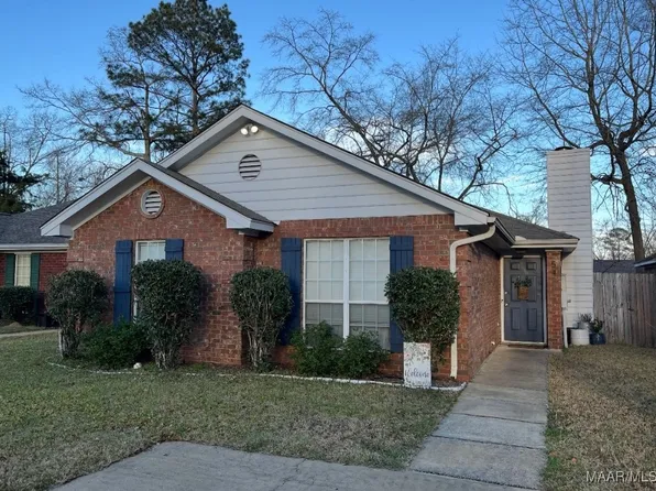 54 Meadow Oaks Pl, Millbrook, AL 36054