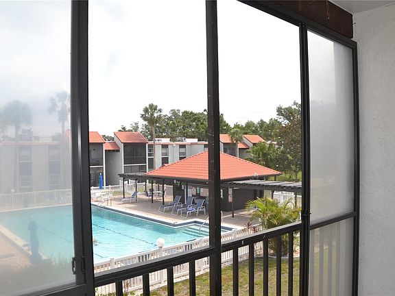 5th image of 3269 Beneva Rd Unit 203