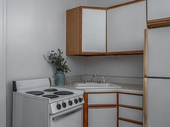 4th image of 2502 Harrison St