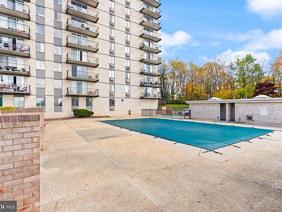 5th image of 3245 Rio Dr APT 608
