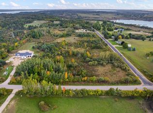 5 Sutter Rd, Kewadin, MI 49648