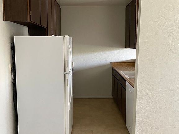 3rd image of 989 Jamieson Ct APT 3