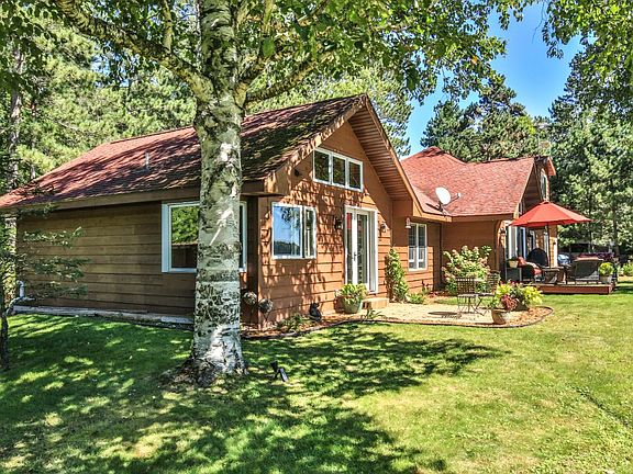 3rd image of 3735 ARBUTUS DR W W