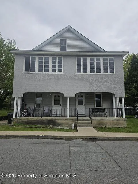 114 William St #2