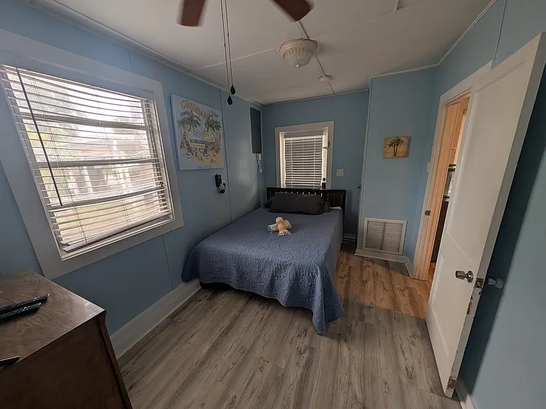733.5 Myrtle Ave — Photo 13