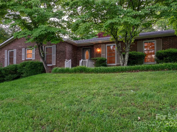 701 Wilmore St NE, Lenoir, NC 28645