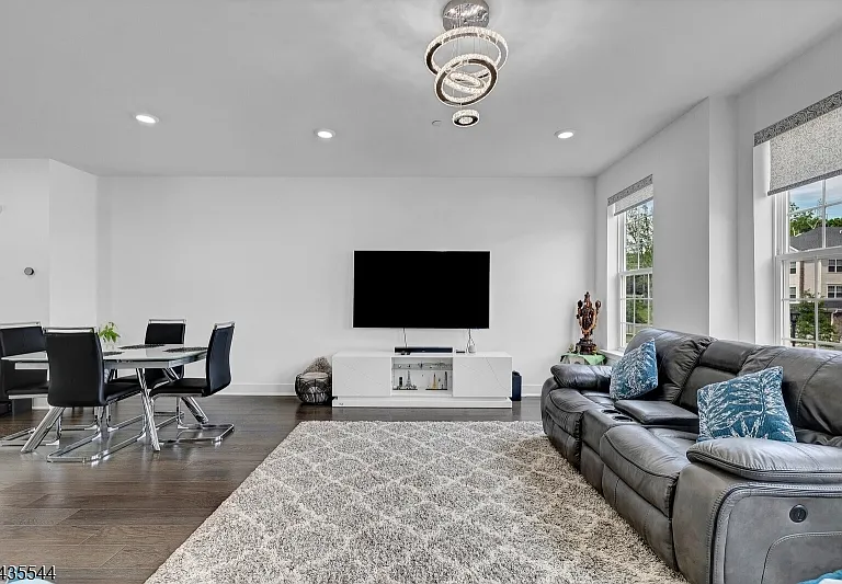 6 Martin Pl — Photo 31