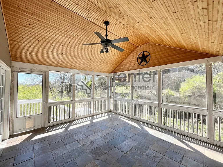 1216 Hanover St — Photo 8
