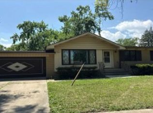 410 W Holly Ct, Glenwood, IL 60425