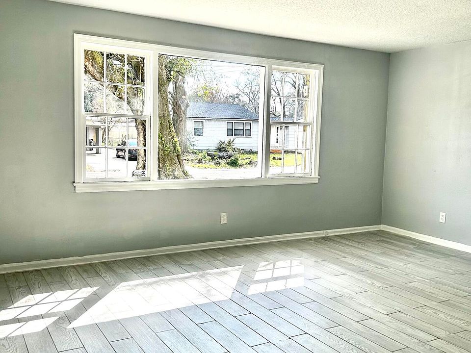 1st image of 3511 PINECREST Street
