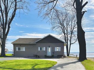 N2860 Shore Dr, Marinette, WI 54143