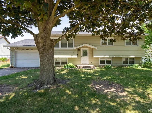 5023 Harrison St, Davenport, IA 52806
