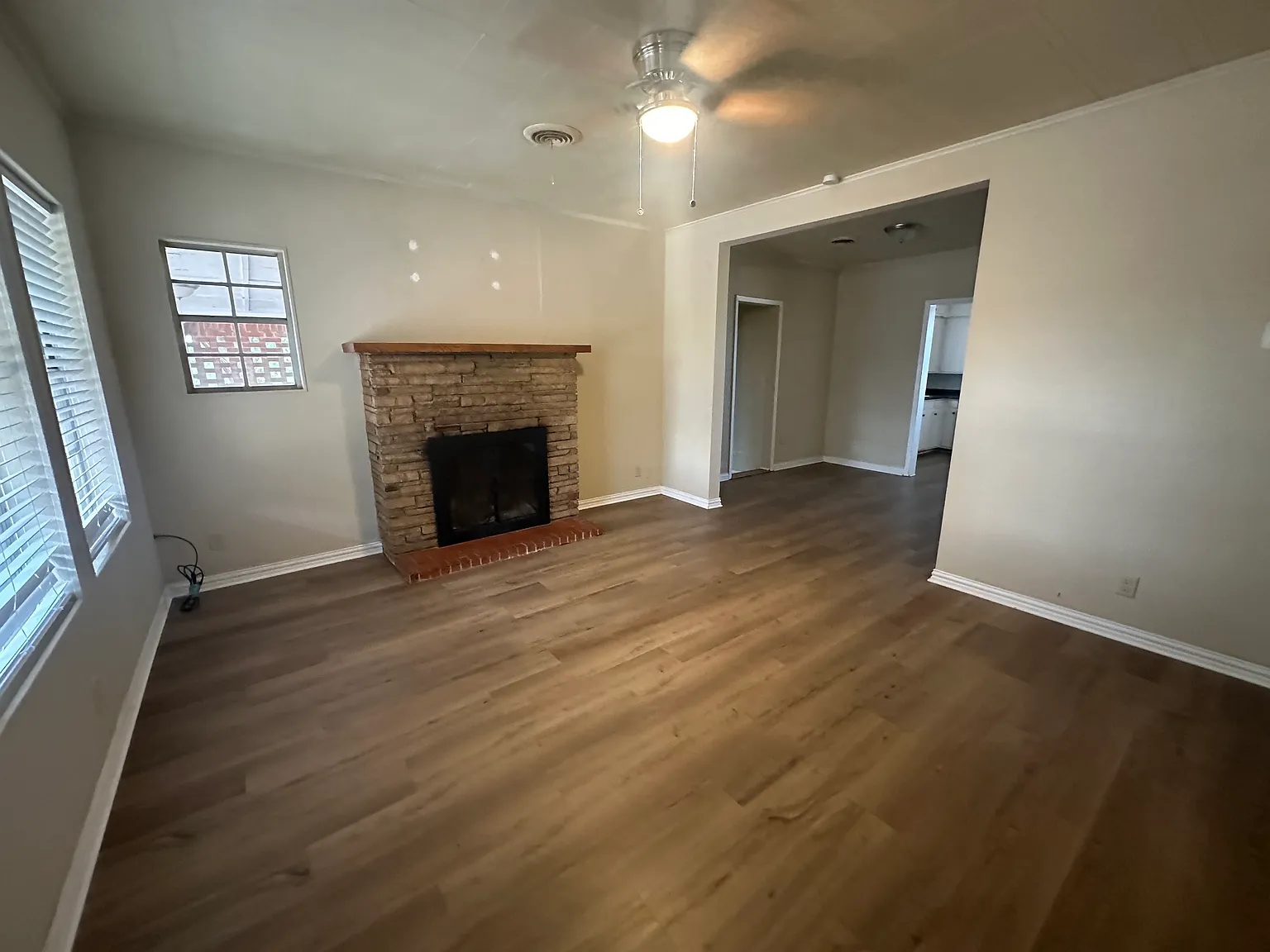 3 bed, 1436 sqft, $1,700 — Photo 2