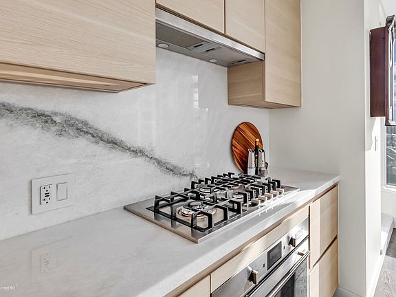 5th image of 305 Morrissey Rd #1404