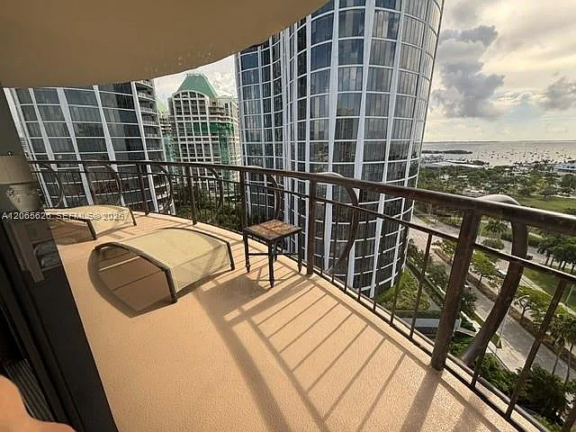 2843 S Bayshore Dr #P4-F — Photo 22