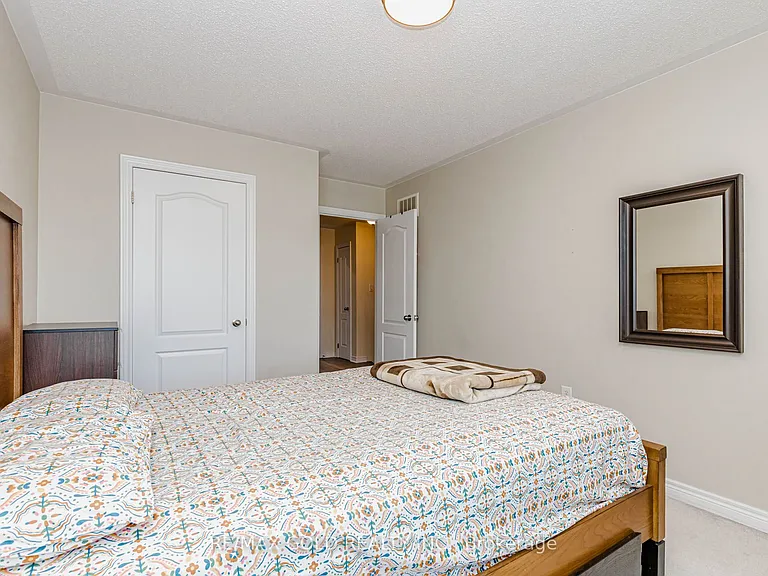65 Niagara Trl — Photo 32