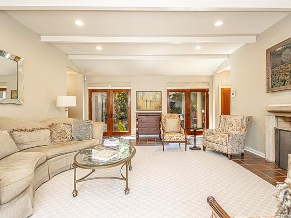3rd image of 18 Piedmont Ln