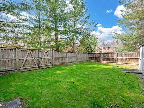 4th image of 24224 Newbury Rd