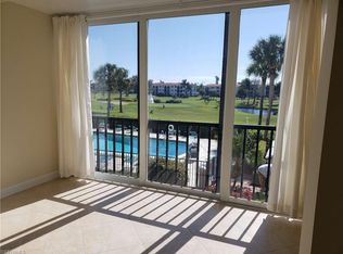 13 High Point Cir N APT 207, Naples, FL 34103
