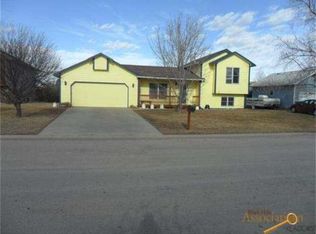 3072 Obrien St, Rapid City, SD 57703