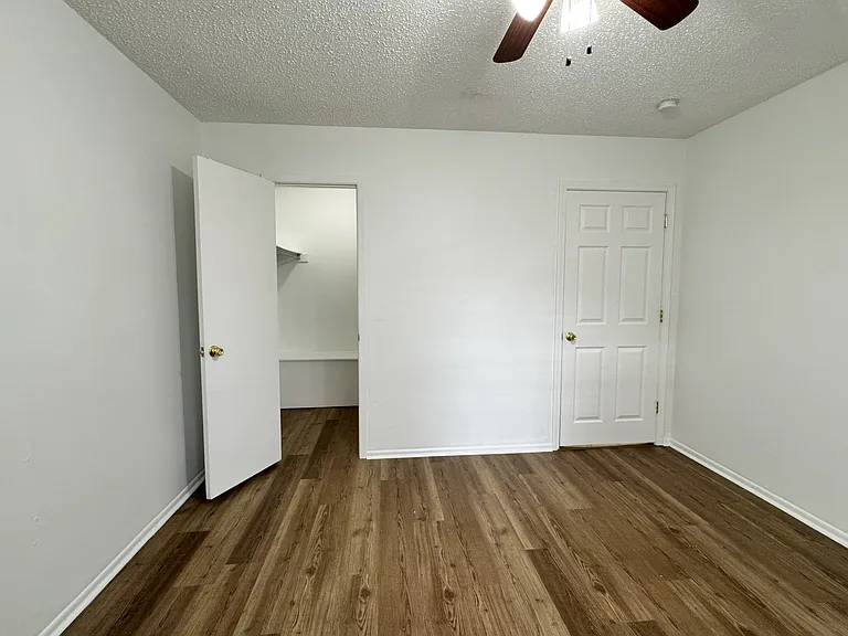 7324 Menlo Dr — Photo 16