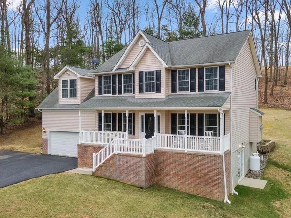 1877 Garrett Rd, Manchester, MD 21102