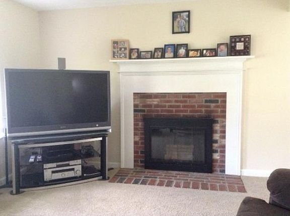 5th image of 16 Bradford Cir