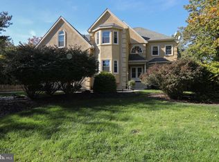 12 Shingle Oak Dr, Voorhees, NJ 08043