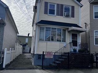 160 Tappan St, Kearny, NJ 07032