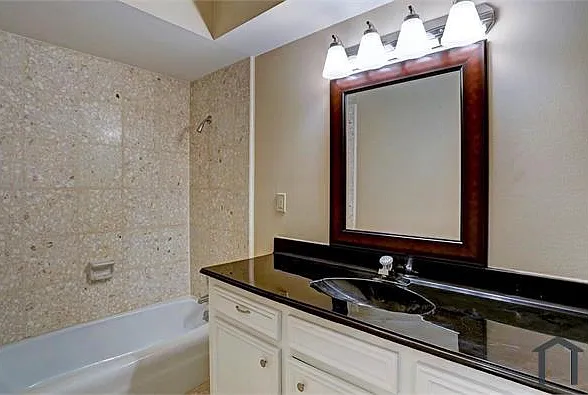 8023 Oak Moss Dr — Photo 10