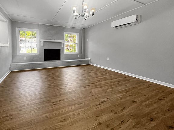 5th image of 373 Cumberland Dr