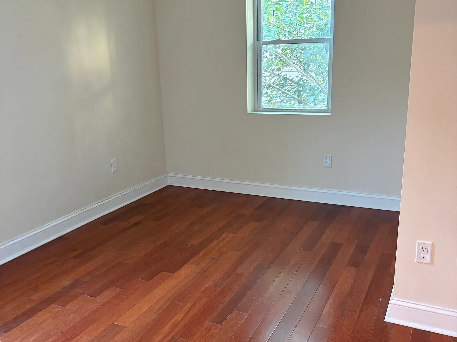 3 bed, 1272 sqft, $2,200 — Photo 4