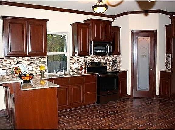 4th image of 1008 Summer Hill Dr