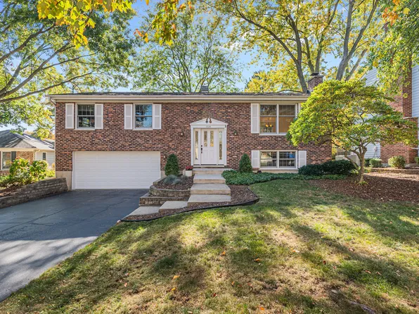 1225 Barneswood Dr, Downers Grove, IL 60515