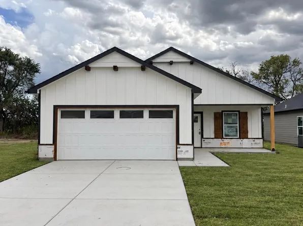 3631 E Bearsden St, Derby, KS 67037