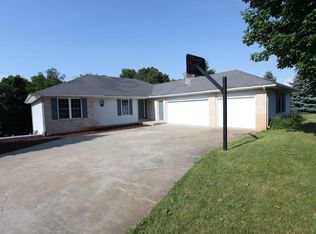 51580 Windyridge Ct, South Bend, IN 46628