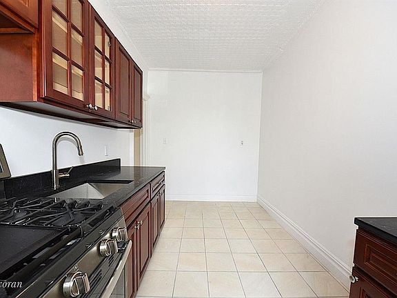 3rd image of 2205 37th St APT 1D