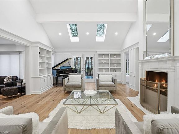 5th image of 132 Chancery Dr